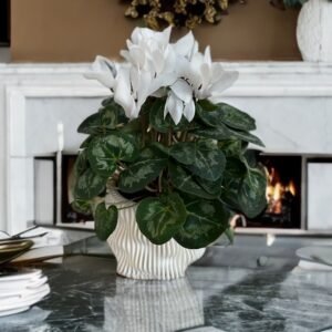 White Swan Pot Planter