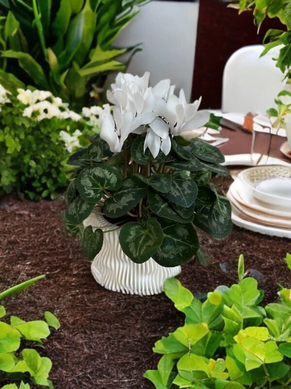 White Swan Pot Planter - Image 2